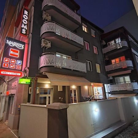 Ni Bed And Breakfast Majesty المظهر الخارجي الصورة