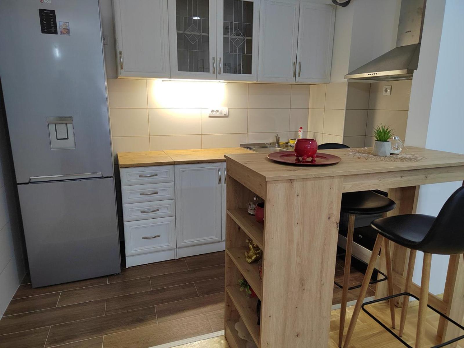 Ni Bed And Breakfast Majesty المظهر الخارجي الصورة