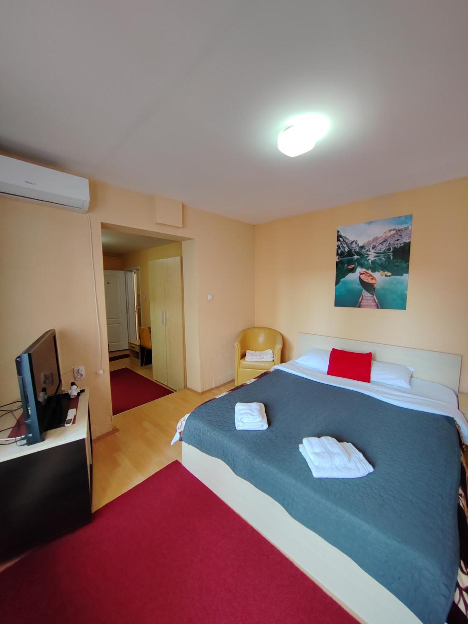 Ni Bed And Breakfast Majesty المظهر الخارجي الصورة