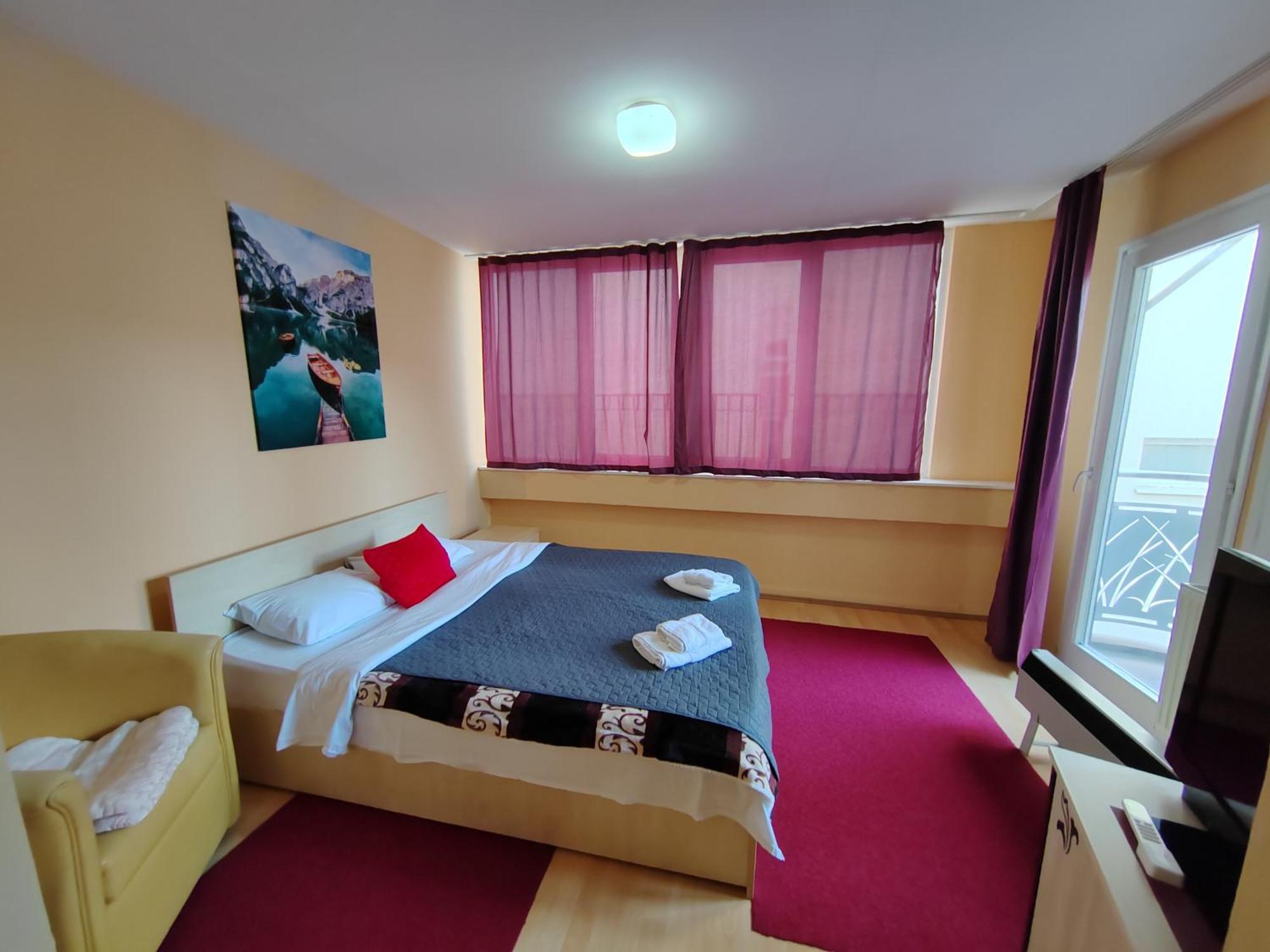 Ni Bed And Breakfast Majesty المظهر الخارجي الصورة