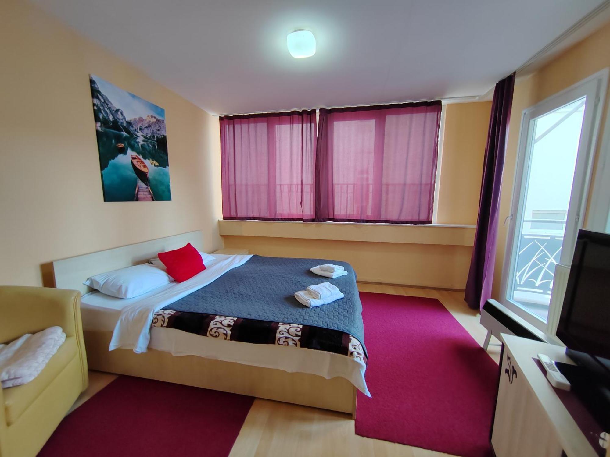 Ni Bed And Breakfast Majesty الغرفة الصورة