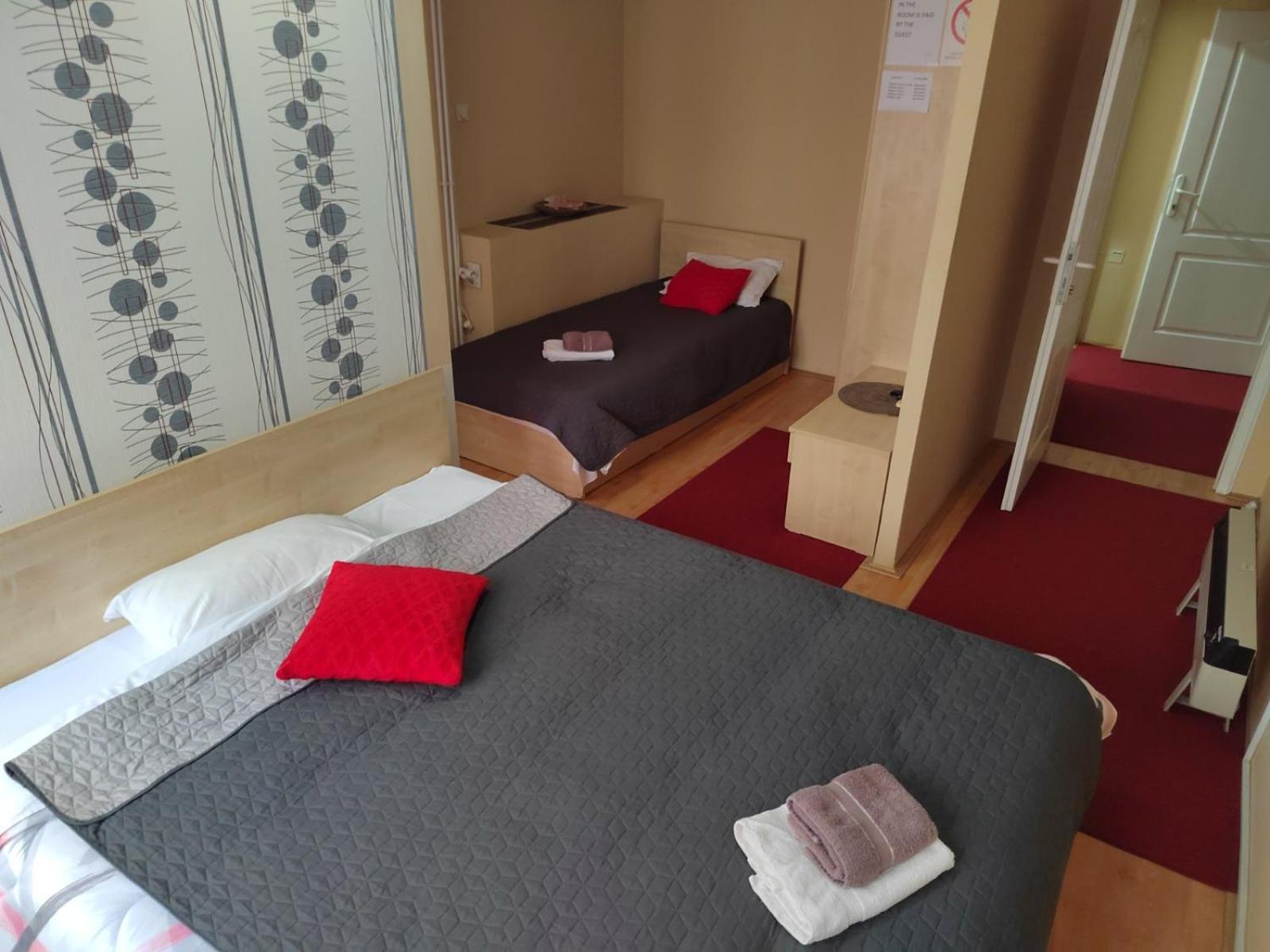 Ni Bed And Breakfast Majesty المظهر الخارجي الصورة