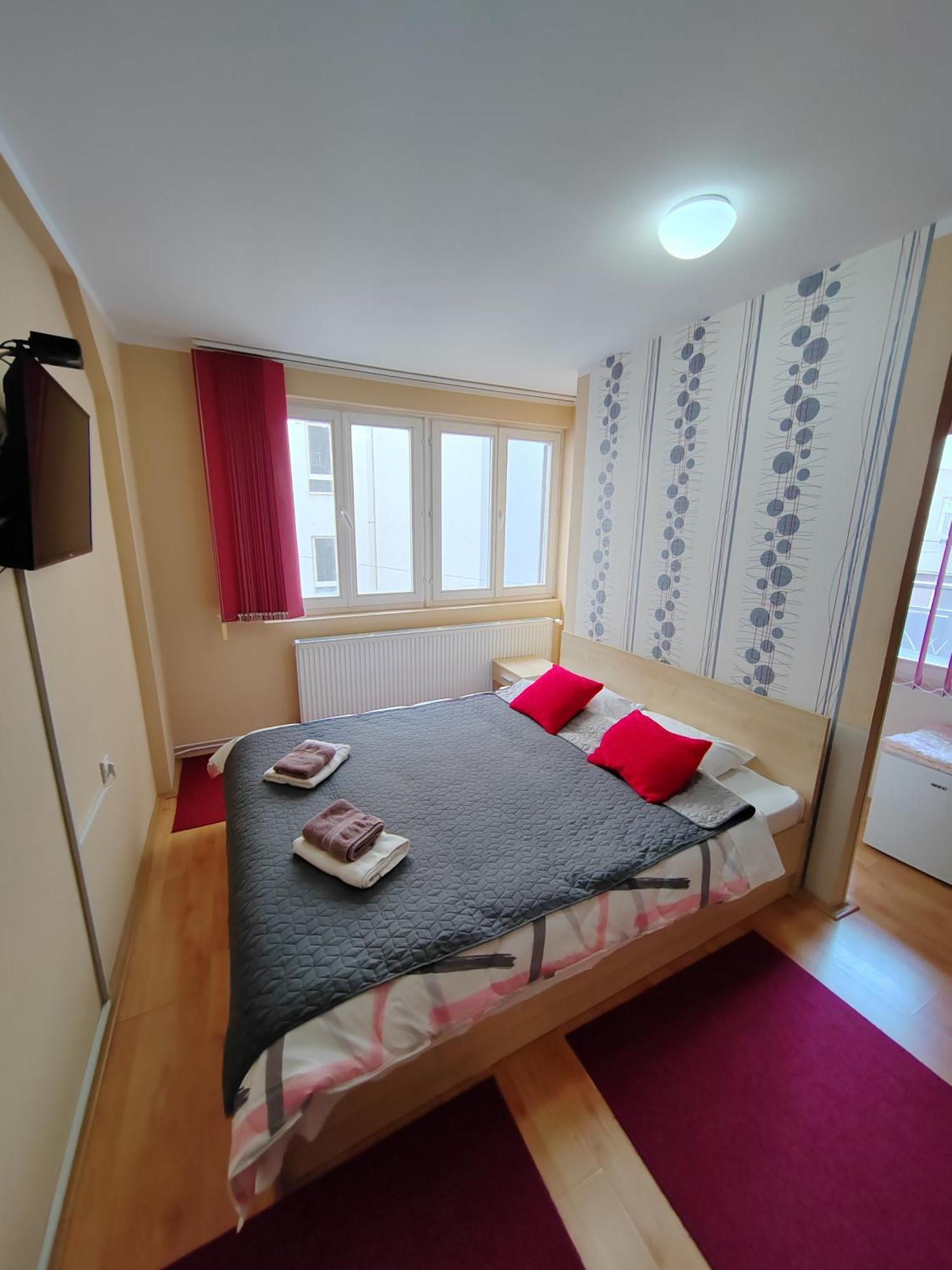 Ni Bed And Breakfast Majesty المظهر الخارجي الصورة