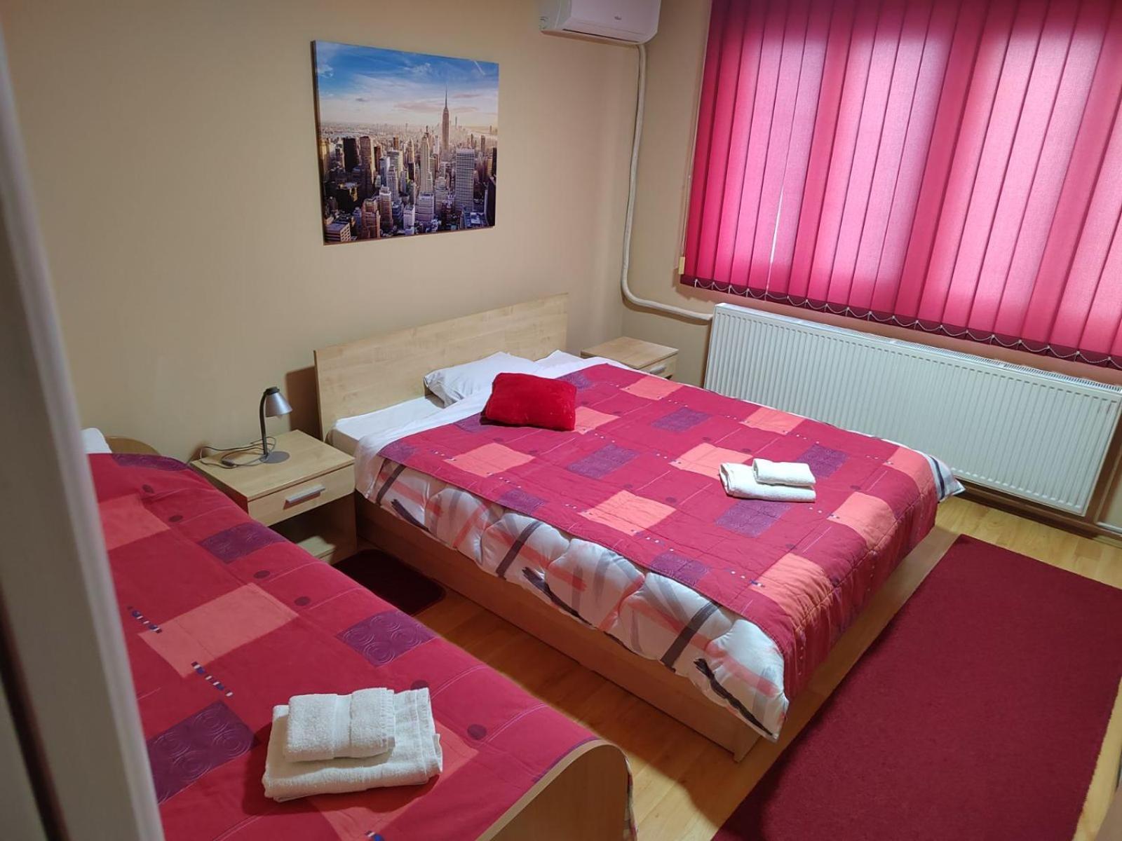 Ni Bed And Breakfast Majesty المظهر الخارجي الصورة