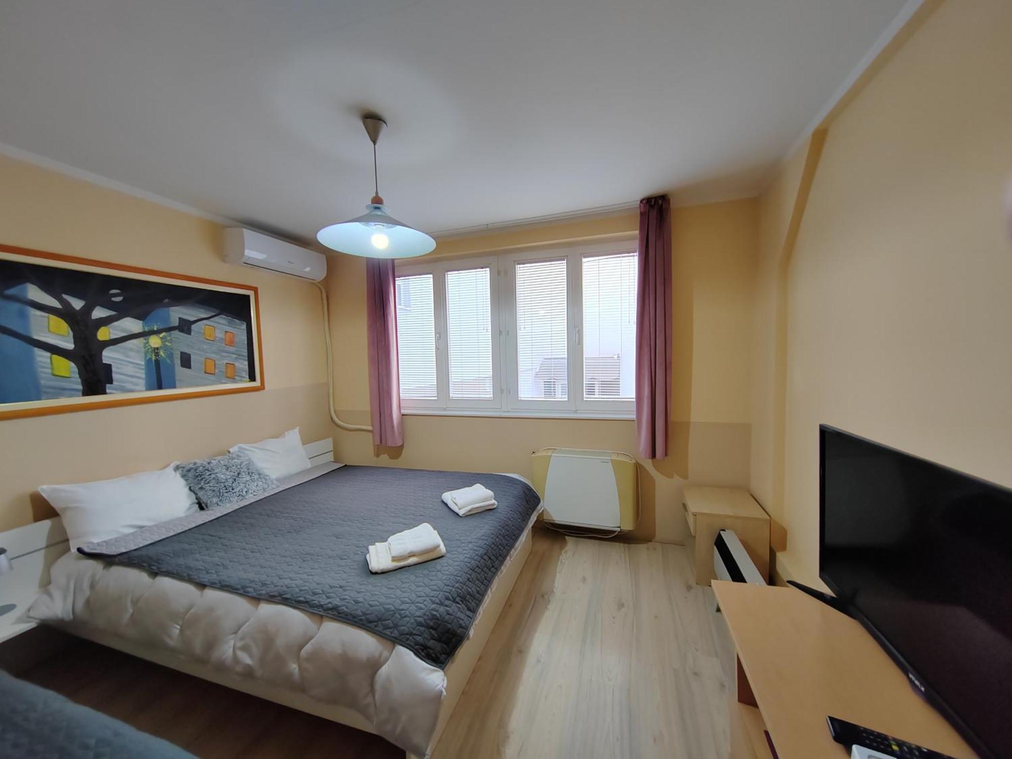 Ni Bed And Breakfast Majesty الغرفة الصورة