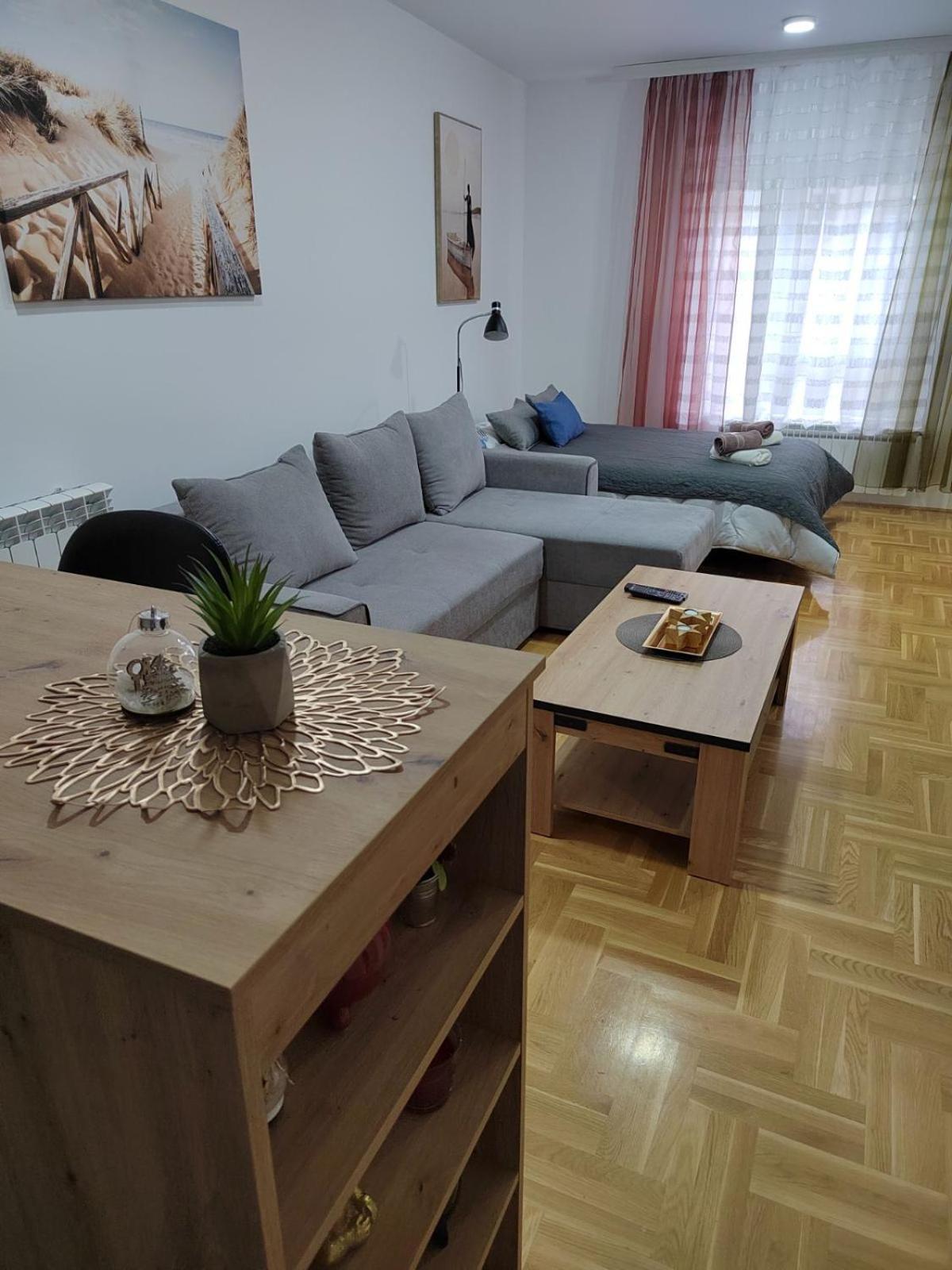 Ni Bed And Breakfast Majesty الغرفة الصورة