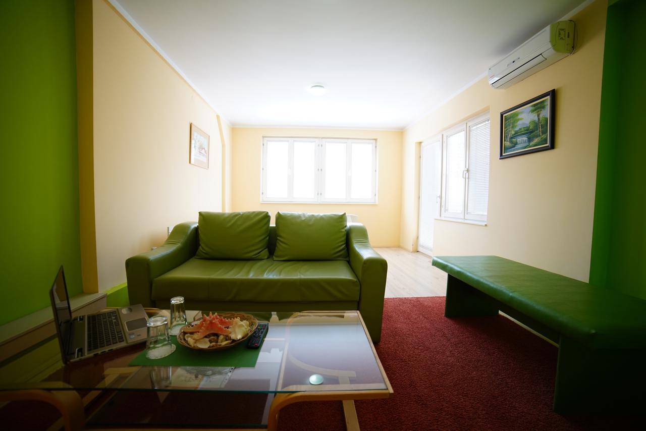 Ni Bed And Breakfast Majesty المظهر الخارجي الصورة