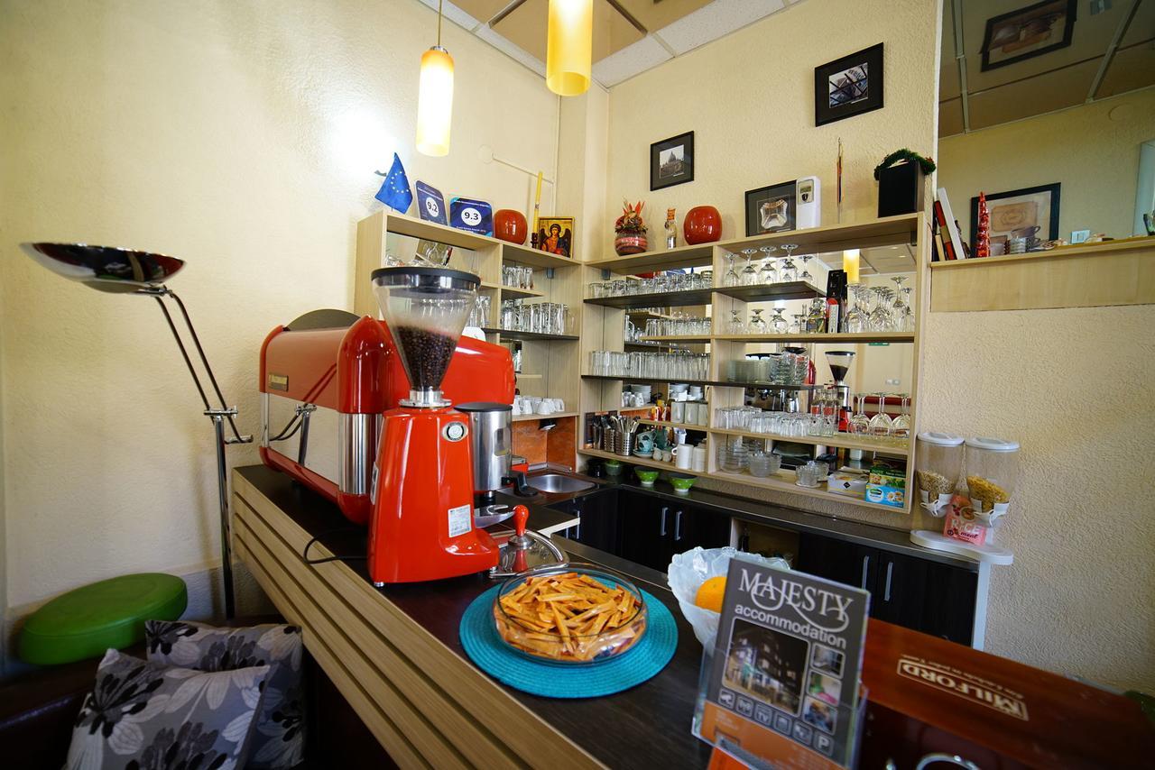 Ni Bed And Breakfast Majesty المظهر الخارجي الصورة