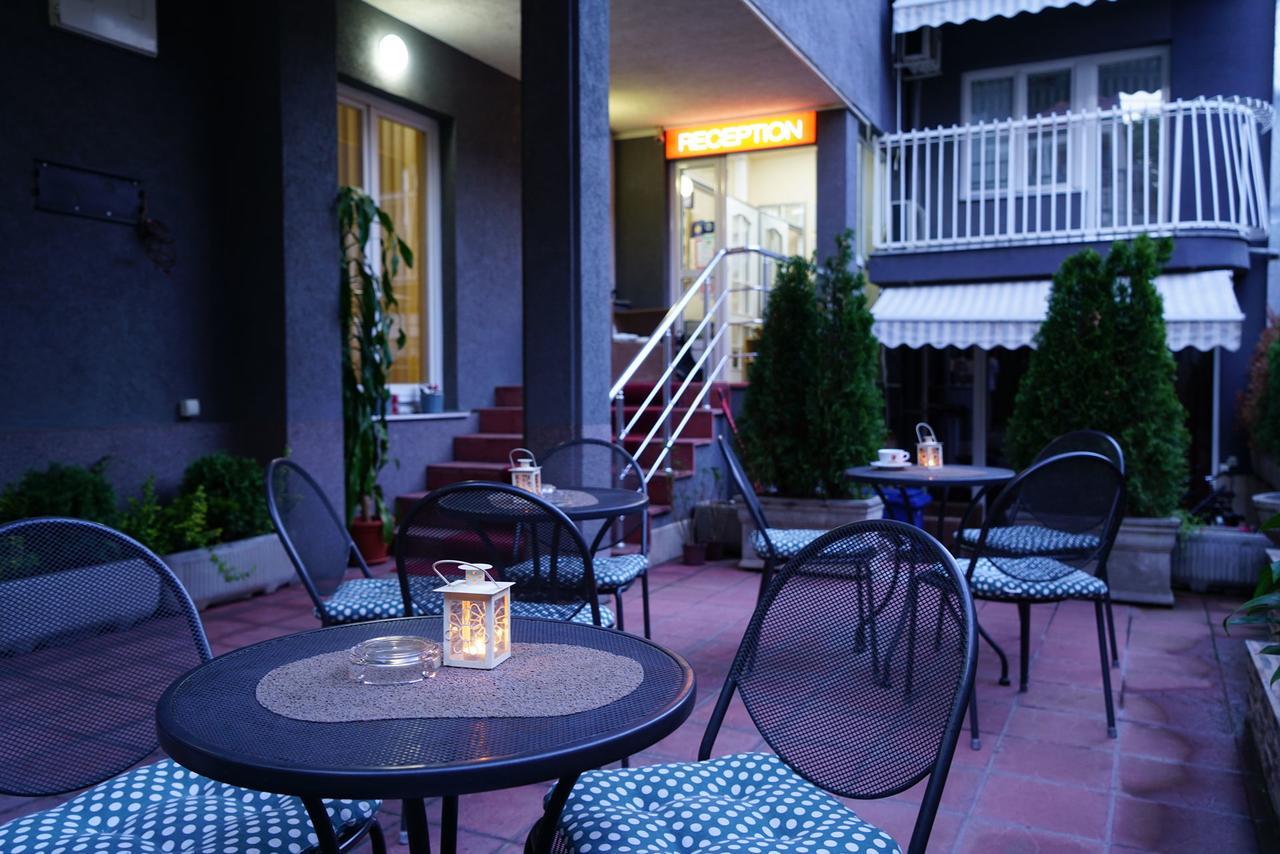 Ni Bed And Breakfast Majesty المظهر الخارجي الصورة