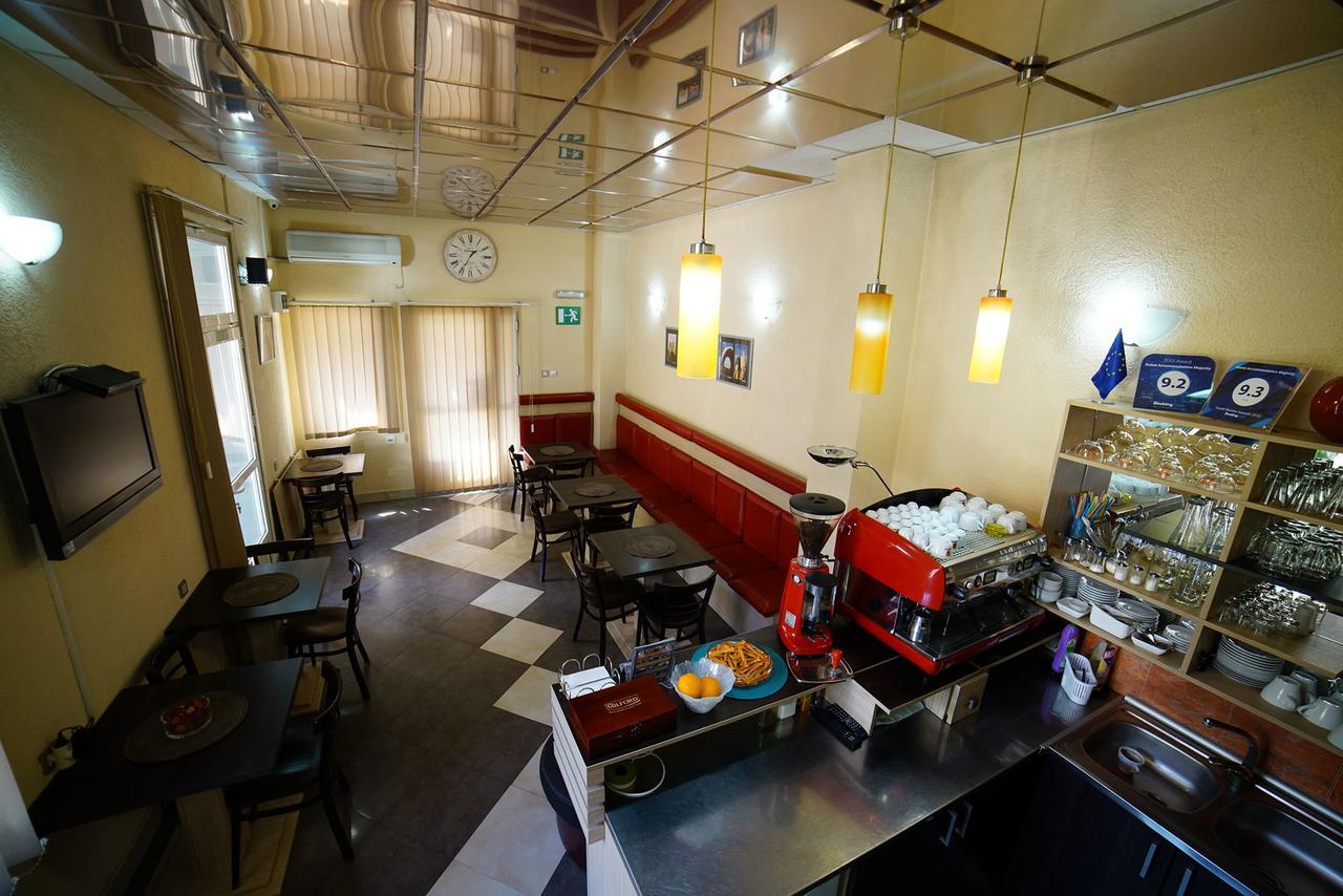 Ni Bed And Breakfast Majesty المظهر الخارجي الصورة